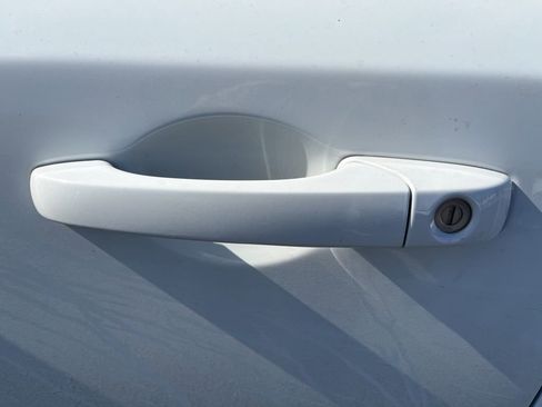 Used 2015 Jeep Compass Latitude image 17