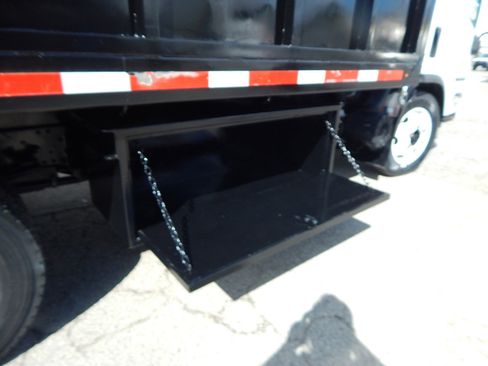 Used 2018 Isuzu NPR image 13