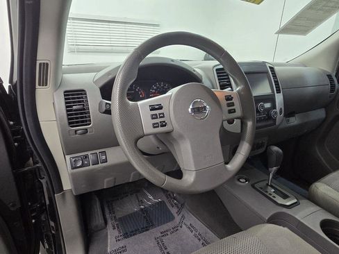 Used 2021 Nissan Frontier SV w/ Midnight Edition Floor Mats image 12