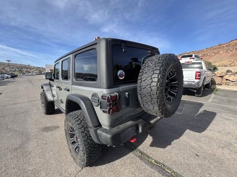 Used 2021 Jeep Wrangler Unlimited Rubicon image 3