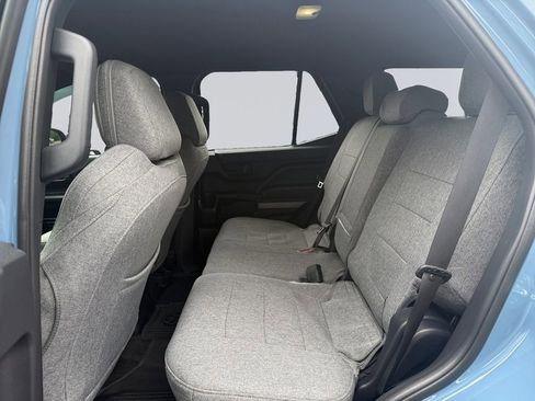Used 2025 Toyota 4Runner SR5 AWD/4WD image 17