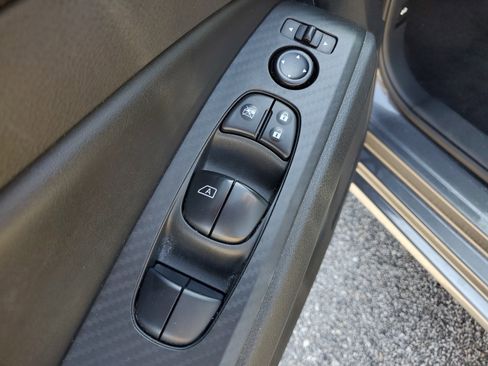 Used 2024 Nissan Altima 2.5 SV FWD image 18