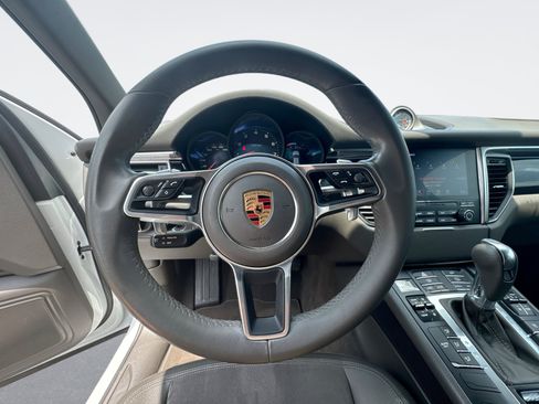 Used 2017 Porsche Macan AWD/4WD image 16