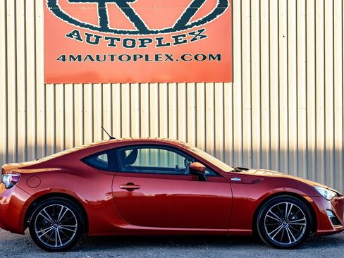 Used 2013 Scion FR-S image 2
