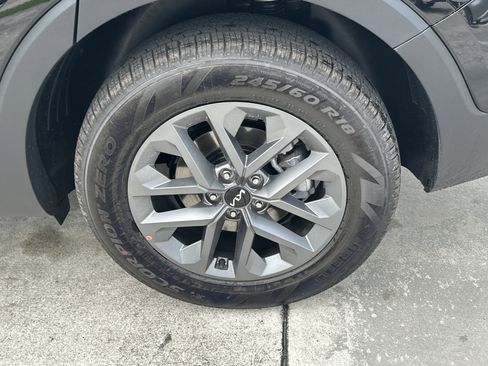 New 2025 Kia Telluride LX image 11