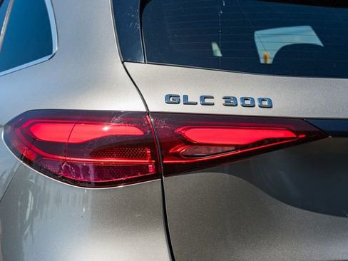 Used 2024 Mercedes-Benz GLC 300 4MATIC image 7