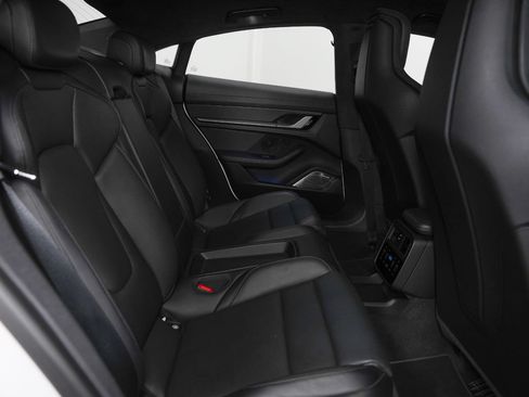 Used 2020 Porsche Taycan Turbo S AWD/4WD image 36