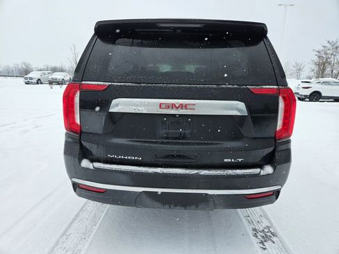 Used 2024 GMC Yukon XL SLT image 6