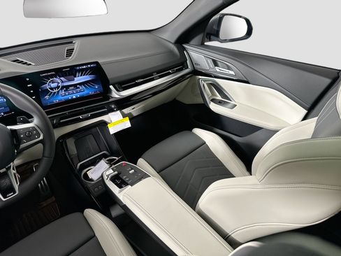 New 2026 BMW X2 xDrive28i w/ Technology Package image 24