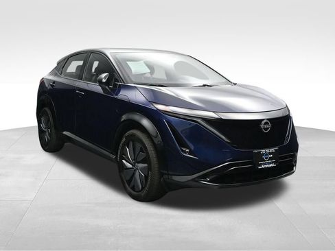 Used 2024 Nissan Ariya AWD image 7