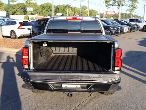 Used 2023 Chevrolet Colorado Z71 w/ Z71 Convenience Package 2 AWD/4WD image 12