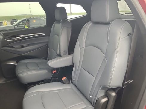 Used 2024 Buick Enclave Premium image 5
