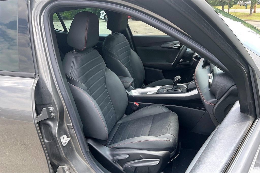 Used 2023 Dodge Hornet GT w/ Cold Weather Group AWD/4WD image 7