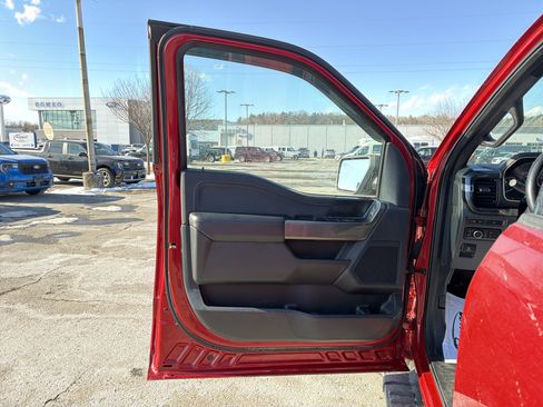 Certified 2022 Ford F150 XLT w/ Equipment Group 302A High image 11