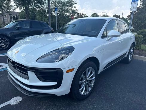 Certified 2026 Porsche Macan AWD/4WD image 1