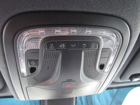 Used 2025 Mercedes-Benz Sprinter 2500 image 28