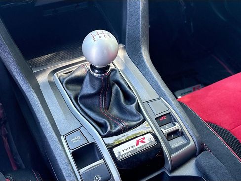 Used 2018 Honda Civic Type R image 17