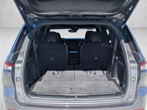 Used 2021 Jeep Grand Cherokee L Laredo image 8