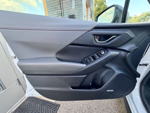 Used 2025 Subaru Crosstrek 2.5i Limited w/ Crosstrek Mirror Package AWD/4WD image 31