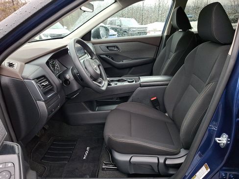 Used 2023 Nissan Rogue S image 13
