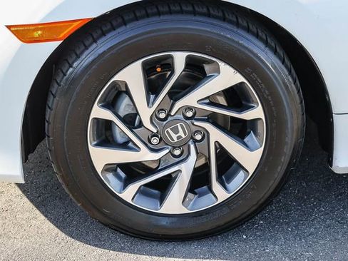 Used 2016 Honda Civic EX image 9