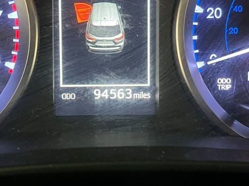 Used 2018 Toyota Highlander LE AWD/4WD image 26
