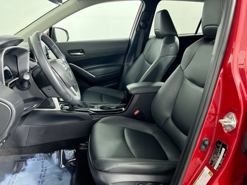 Used 2022 Toyota Corolla Cross XLE FWD image 12