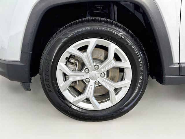 Used 2024 Jeep Compass Latitude AWD/4WD image 30