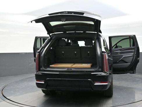 New 2025 Cadillac Escalade IQ Luxury 1 image 29