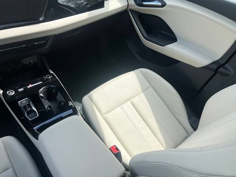 Used 2025 Audi Q6 e-tron Premium w/ Convenience Package RWD image 10