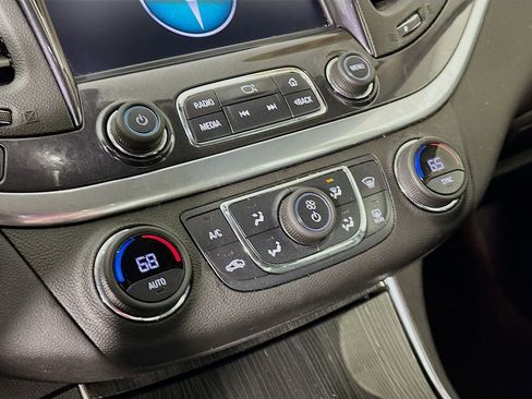 Used 2019 Chevrolet Impala LT image 23