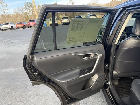 Used 2021 Toyota RAV4 XLE Premium image 20