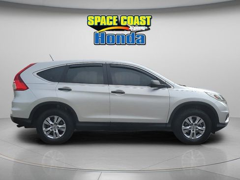 Used 2016 Honda CR-V LX image 2