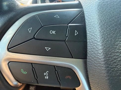 Used 2020 Jeep Grand Cherokee Altitude AWD/4WD image 20