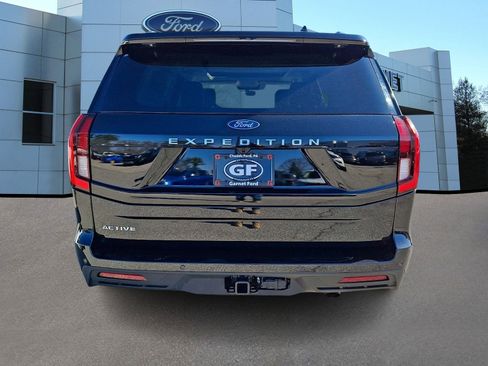Certified 2025 Ford Expedition Active image 7
