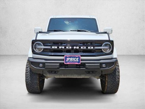 Used 2025 Ford Bronco Outer Banks AWD/4WD image 2