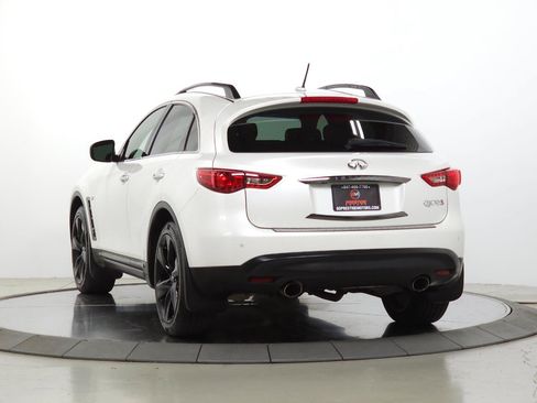 Used 2017 INFINITI QX70 AWD w/ Premium Package image 4