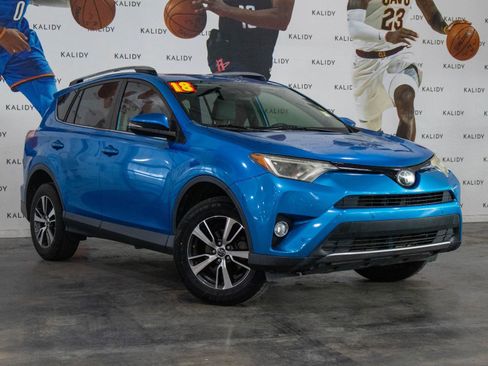 Used 2018 Toyota RAV4 XLE image 2