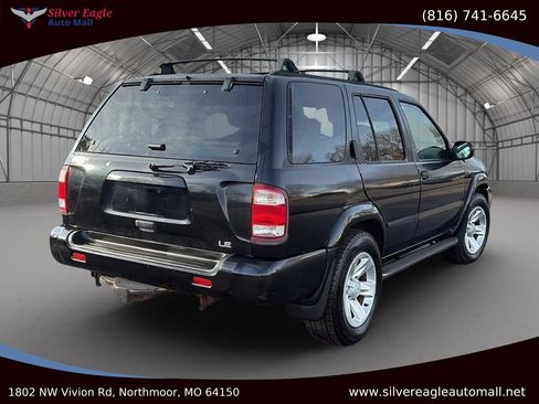 Used 2002 Nissan Pathfinder LE image 5