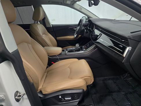 Used 2024 Audi Q8 Prestige w/ Prestige Package image 27
