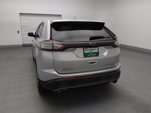 Used 2018 Ford Edge Titanium FWD image 6
