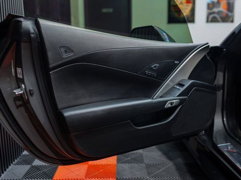 Used 2015 Chevrolet Corvette Z06 w/ Z07 Performance Package RWD image 28