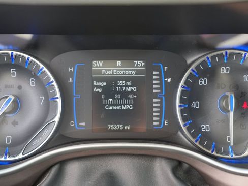 Used 2021 Chrysler Voyager LX FWD image 29