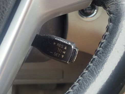 Used 2016 Toyota Sienna XLE image 16