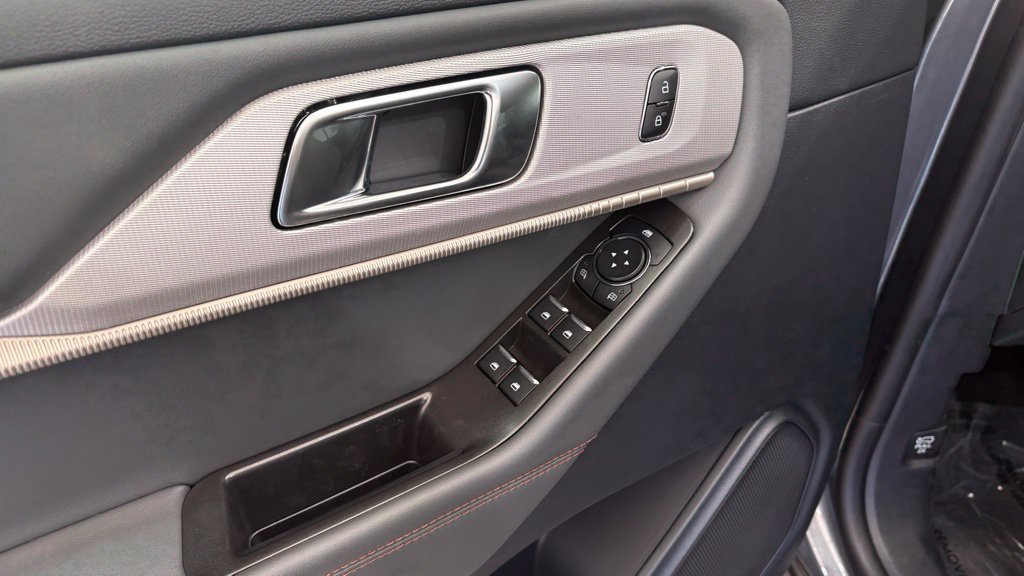 New 2026 Ford Explorer Active AWD/4WD image 17