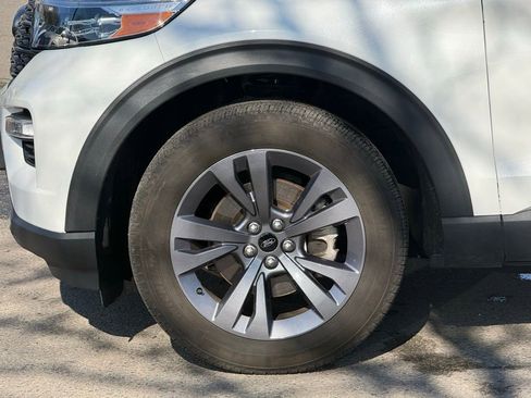 Used 2023 Ford Explorer XLT w/ Equipment Group 202A image 10