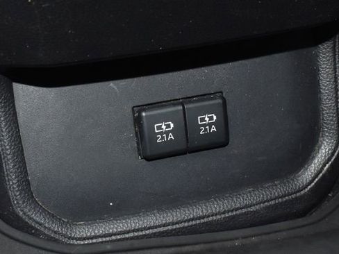 Used 2020 Toyota Highlander XLE image 33