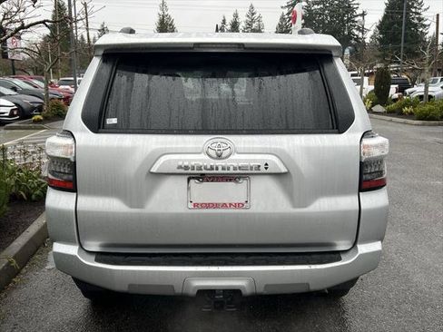 Certified 2024 Toyota 4Runner SR5 Premium image 8