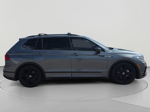 Used 2024 Volkswagen Tiguan SE R-Line FWD image 6