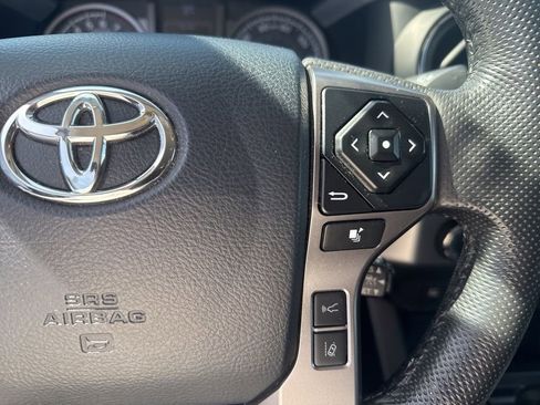 Used 2018 Toyota Tacoma SR5 image 22